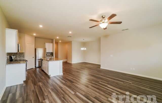 3-bedroom rental at 14371 Gunsight Pass in San Antonio, TX — photo 4