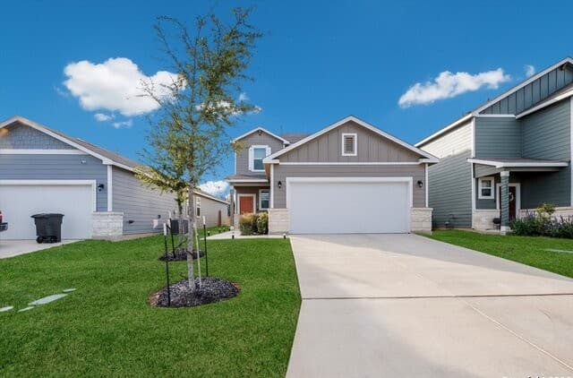 4-bedroom rental at 5327 Tourmaline Loop in San Antonio, TX — photo 2
