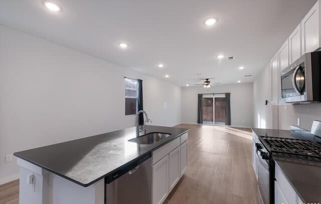 4-bedroom rental at 5327 Tourmaline Loop in San Antonio, TX — photo 4