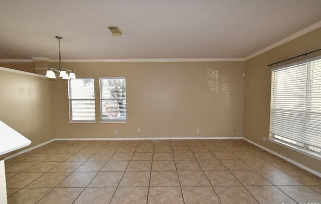 3-bedroom rental at 8834 Ridgefront in San Antonio, TX — photo 3