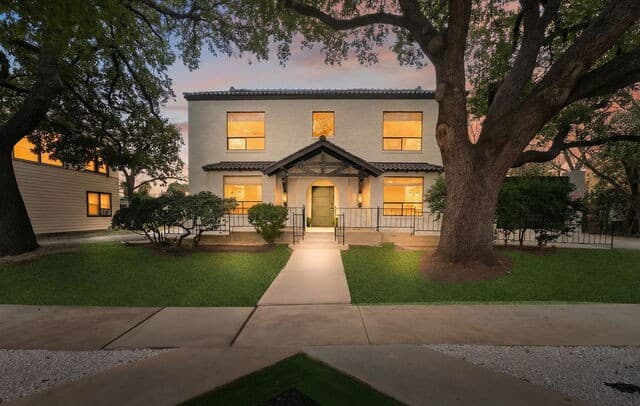1-bedroom rental at 1635 W Mulberry Ave Unit 101 in San Antonio TX