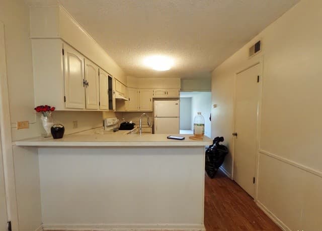 2-bedroom rental at 622 Chauncey Dr Unit 3 in San Antonio, TX — photo 3