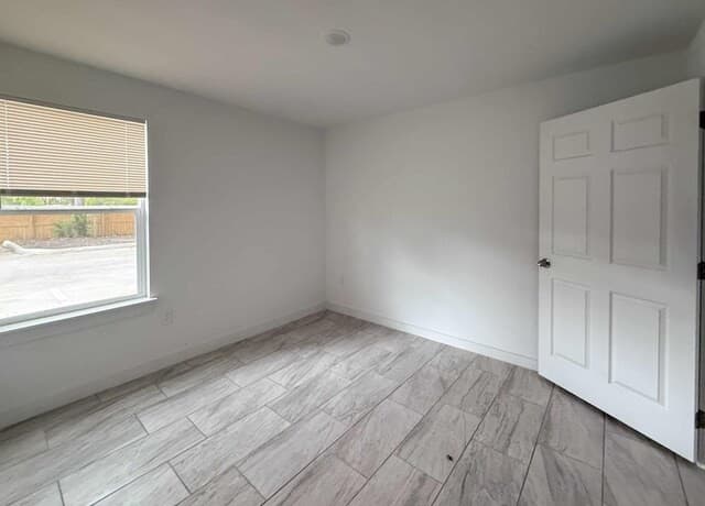 2-bedroom rental at 346 Ware in San Antonio, TX — photo 2