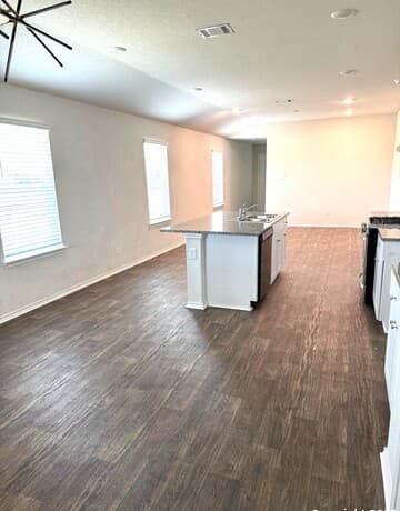 3-bedroom rental at 3203 Onion Creek in San Antonio, TX — photo 3