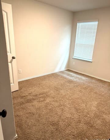 3-bedroom rental at 3203 Onion Creek in San Antonio, TX — photo 5
