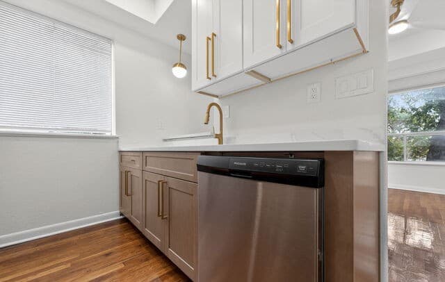 1-bedroom rental at 1635 W Mulberry Ave Unit 206 in San Antonio, TX — photo 2