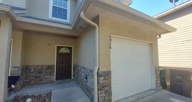 3-bedroom rental at 4916 Appleseed Ct in San Antonio, TX — photo 2
