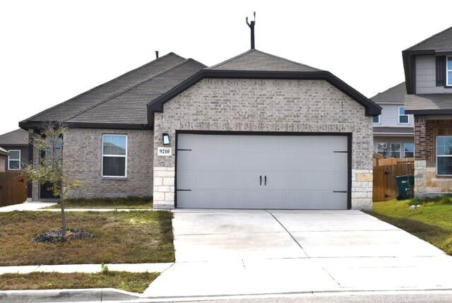 3-bedroom rental at 9210 Espradrille Run in Converse TX