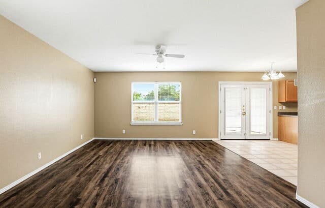 3-bedroom rental at 9139 Laguna Hls in Selma, TX — photo 3