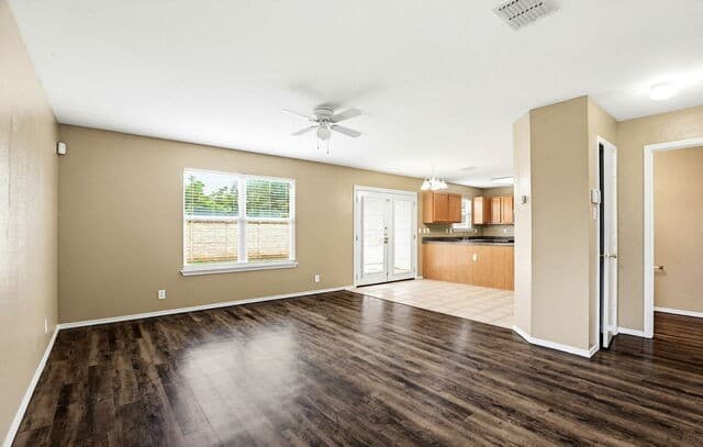 3-bedroom rental at 9139 Laguna Hls in Selma, TX — photo 4