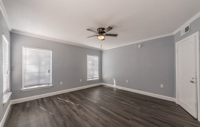 2-bedroom rental at 553 Club Unit 3 in San Antonio, TX — photo 3