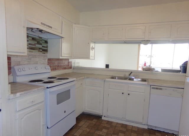 3-bedroom rental at 4835 Gus Eckert Unit 3 in San Antonio, TX — photo 2