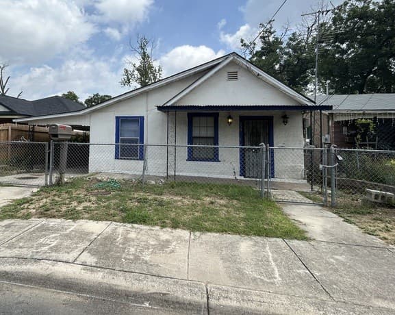 3-bedroom rental at 239 Hawthorne in San Antonio TX