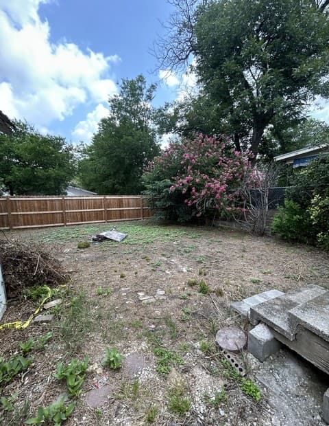 3-bedroom rental at 239 Hawthorne in San Antonio, TX — photo 3