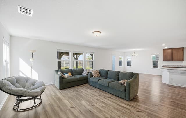 4-bedroom rental at 11331 Edelweiss in San Antonio, TX — photo 4