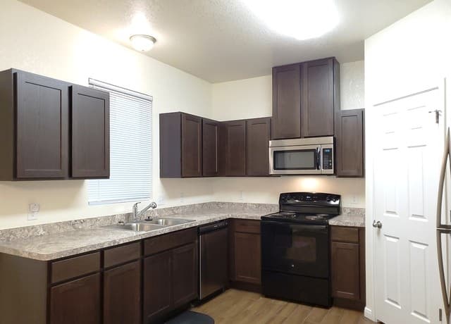 3-bedroom rental at 8715 8th St Unit 1 in Converse, TX — photo 3