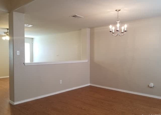 4-bedroom rental at 5123 Fountain Hill in San Antonio, TX — photo 3