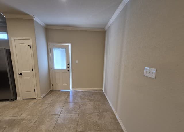 3-bedroom rental at 6502 Marcel Way Unit 102 in San Antonio, TX — photo 5