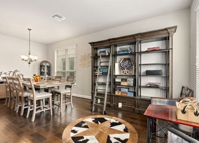 5-bedroom rental at 1714 Kosmas Drive in San Antonio, TX — photo 5