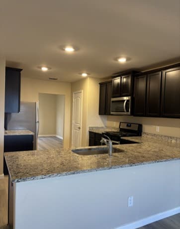 3-bedroom rental at 15027 Harbor Landing in Von Ormy, TX — photo 4