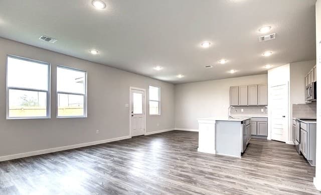 4-bedroom rental at 2563 Rambo Dr. in San Antonio, TX — photo 4