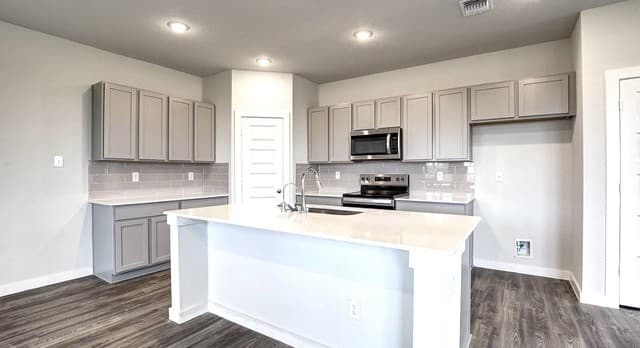 4-bedroom rental at 2563 Rambo Dr. in San Antonio, TX — photo 5