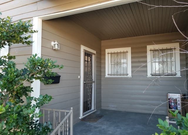 1-bedroom rental at 2238 Interstate 35 in San Antonio, TX — photo 2