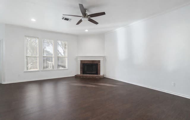 3-bedroom rental at 21627 Iron Ridge Ct in San Antonio, TX — photo 4