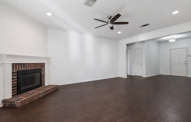 3-bedroom rental at 21627 Iron Ridge Ct in San Antonio, TX — photo 5