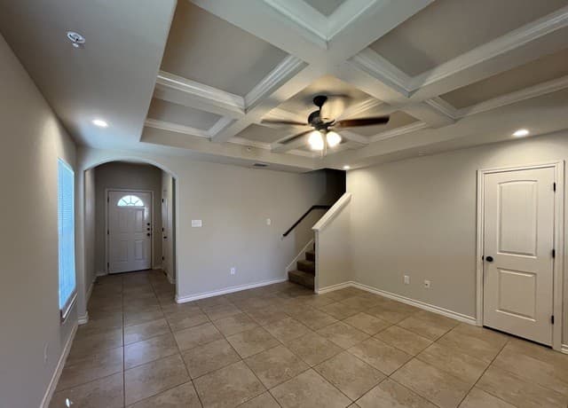 3-bedroom rental at 6619 Arancione Ave. Unit 104 in San Antonio, TX — photo 3