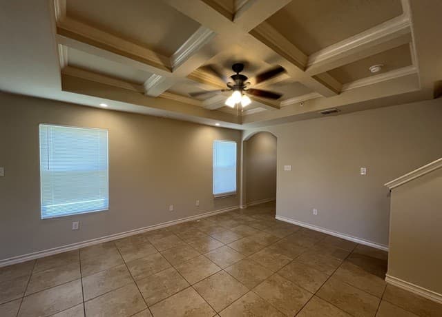 3-bedroom rental at 6619 Arancione Ave. Unit 104 in San Antonio, TX — photo 4