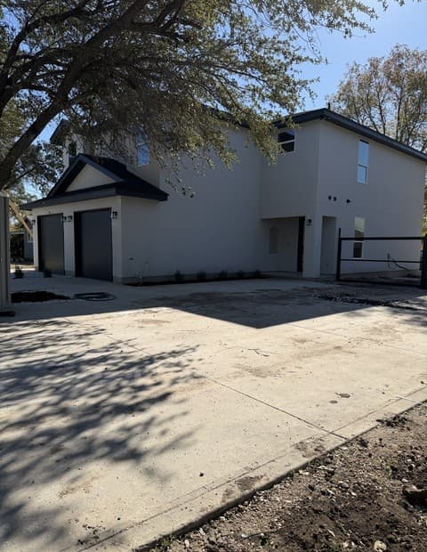 3-bedroom rental at 2610 Woodbury St Unit 102 in San Antonio, TX — photo 2