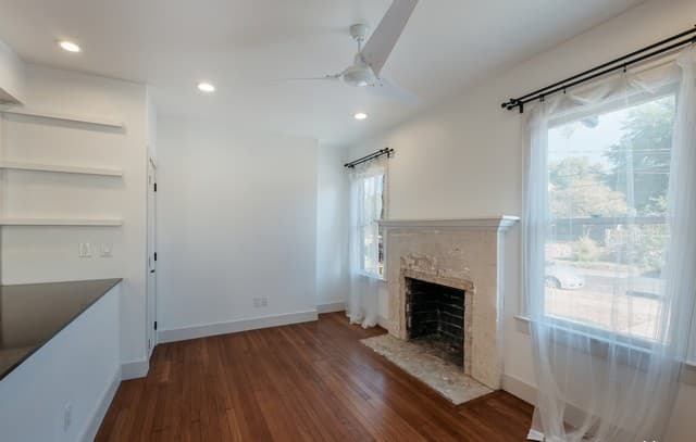 2-bedroom rental at 226 E Huisache Ave Unit 102 in San Antonio, TX — photo 4