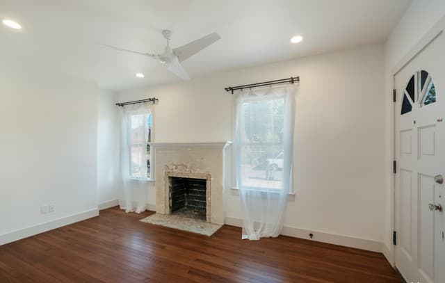 2-bedroom rental at 226 E Huisache Ave Unit 102 in San Antonio, TX — photo 5