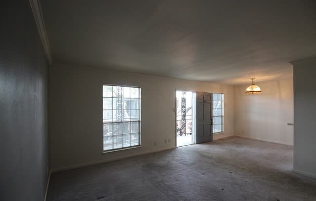 2-bedroom rental at 8401 N New Braunfels Unit 331 in San Antonio, TX — photo 5