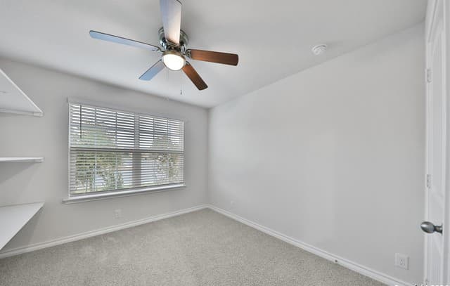 4-bedroom rental at 903 Red Merganser in San Antonio, TX — photo 5