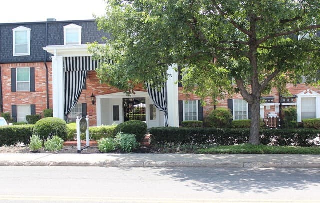 1-bedroom rental at 8401 N New Braunfels Unit 348 in San Antonio, TX — photo 2