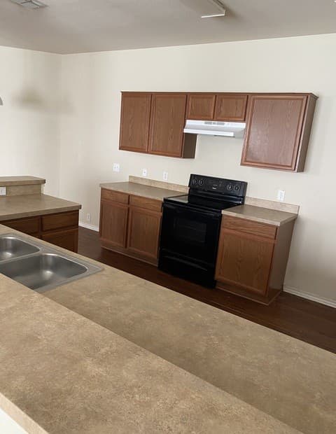 3-bedroom rental at 5244 Brookline in Schertz, TX — photo 4