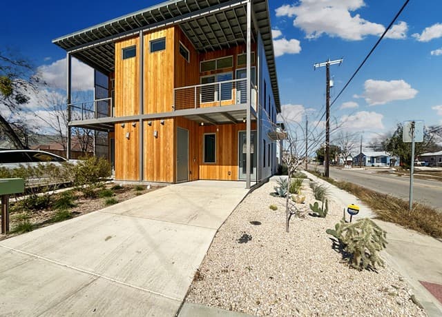 2-bedroom rental at 1107 S Cherry St. in San Antonio TX