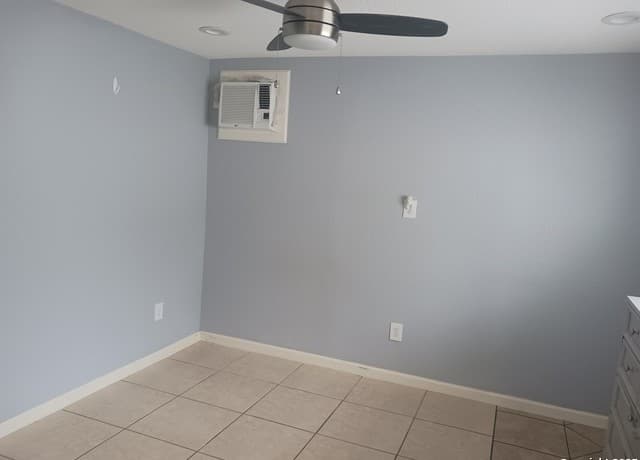 1-bedroom rental at 212 Mclane Unit B in San Antonio, TX — photo 5