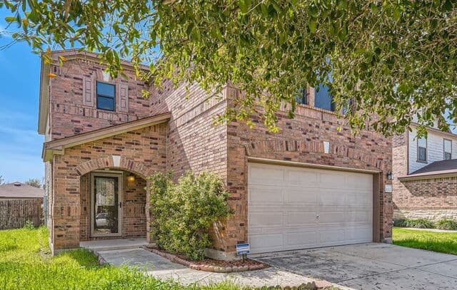 3-bedroom rental at 10202 Maple in San Antonio, TX — photo 2