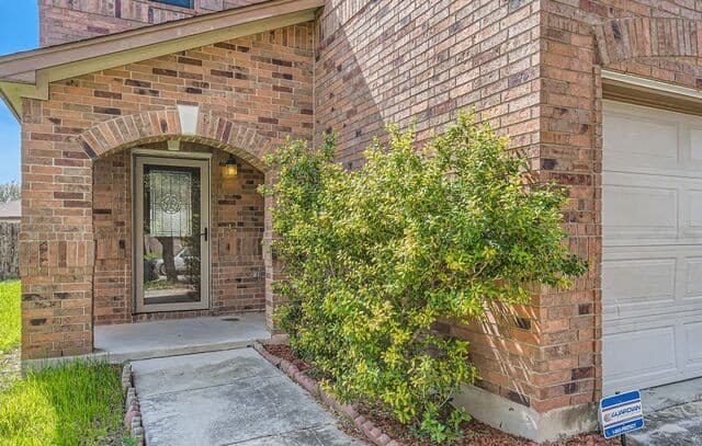 3-bedroom rental at 10202 Maple in San Antonio, TX — photo 3