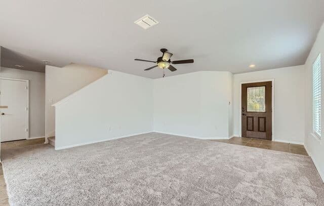 3-bedroom rental at 10202 Maple in San Antonio, TX — photo 5