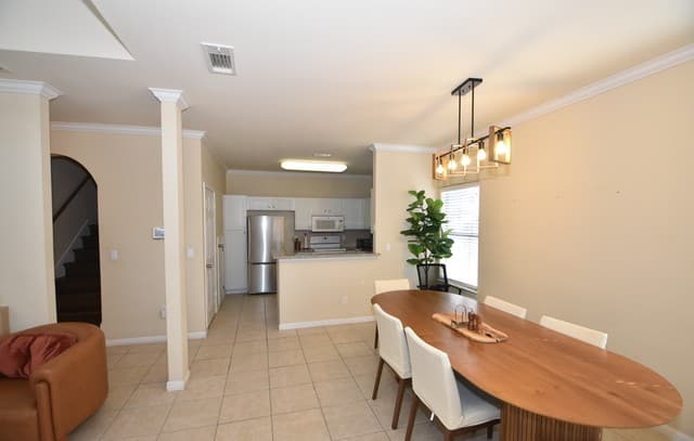3-bedroom rental at 6160 Eckhert Unit APT 804 in San Antonio, TX — photo 5