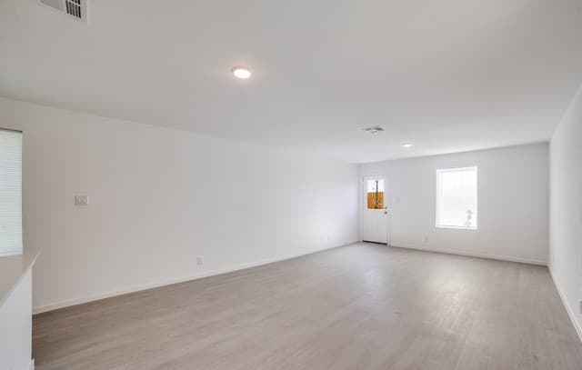 4-bedroom rental at 12112 La Cuchilla in San Antonio, TX — photo 5