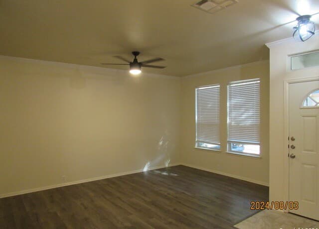 3-bedroom rental at 13309 Bristow Dawn in San Antonio, TX — photo 5