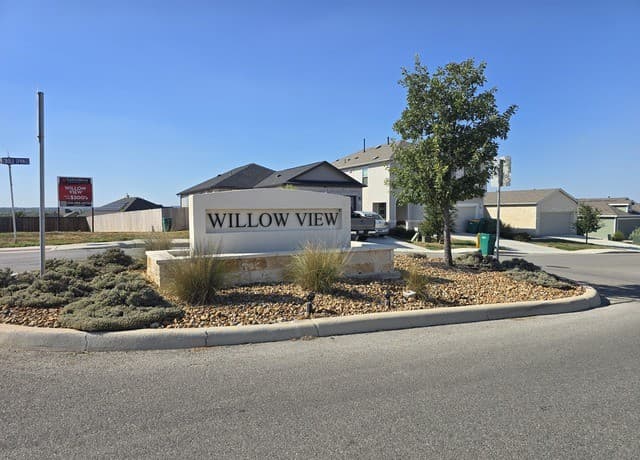 3-bedroom rental at 6814 Willow Lnd in Converse TX