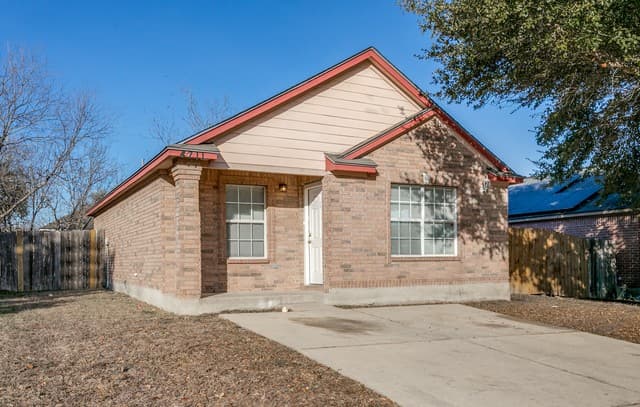 3-bedroom rental at 4711 Gavlick Farm in San Antonio, TX — photo 2