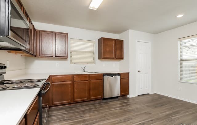 4-bedroom rental at 8927 Ashley Wilkes in San Antonio, TX — photo 4