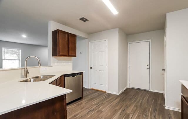 3-bedroom rental at 8903 Bonnie Butler in San Antonio, TX — photo 2